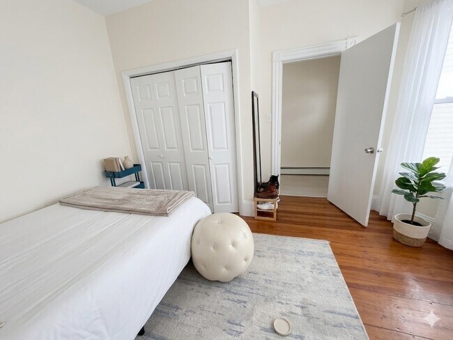 Photo - 68 Winchester St Unit 1