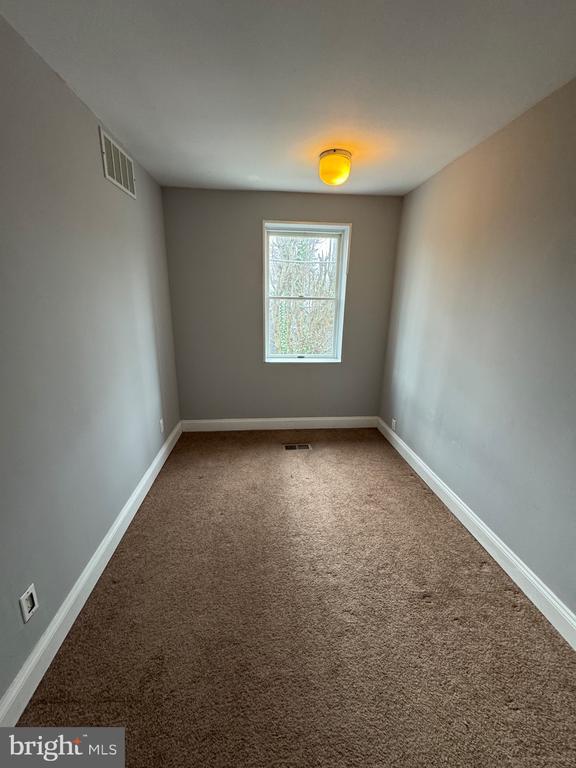 Photo - 1068 Floyd Terrace