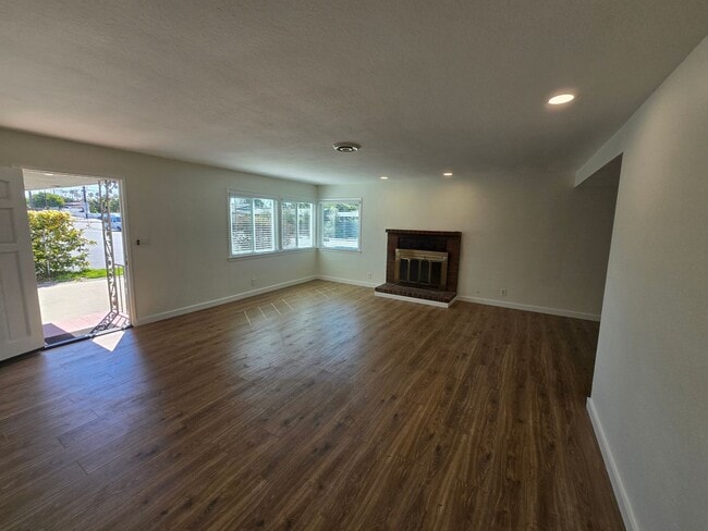Photo - Beautiful Home: 2 Bedroom 2 Bath Home,
