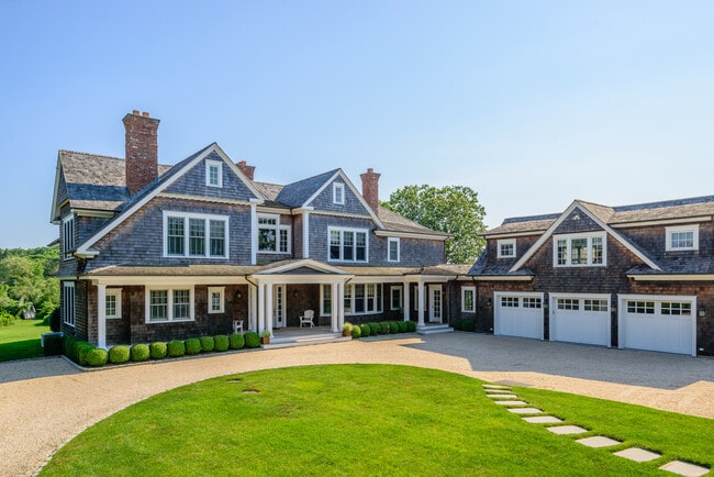 Photo - 936 Cobb Rd W