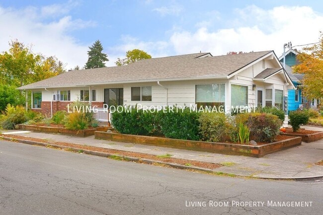 Photo - 7906 NE Oregon St