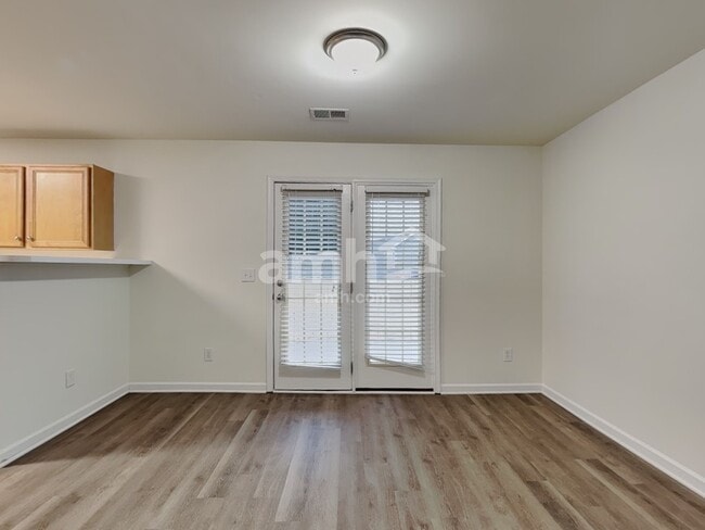 Photo - 185 Silver Creek Trail