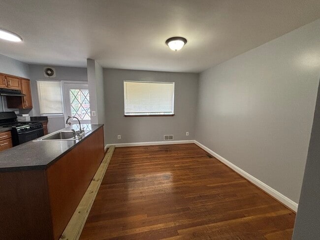 Photo - 3 bedrooms in 21239