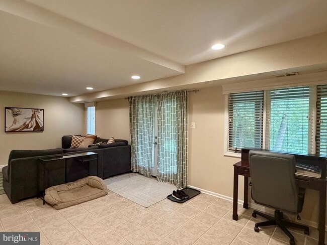 56 Treaty Dr