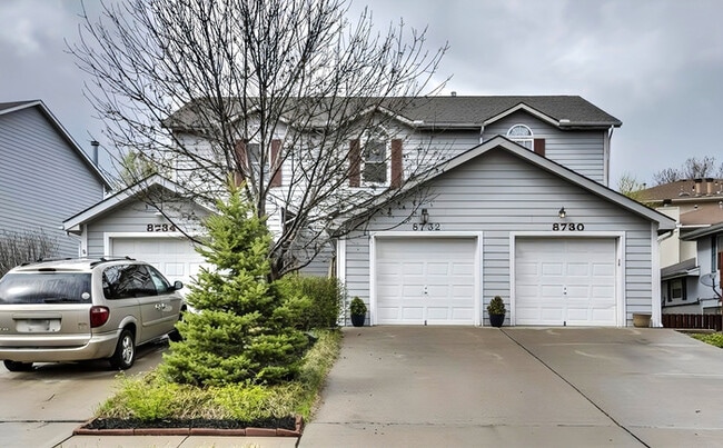 Building Photo - 2 Bed, 1.5 Bath Renovated Townhome!