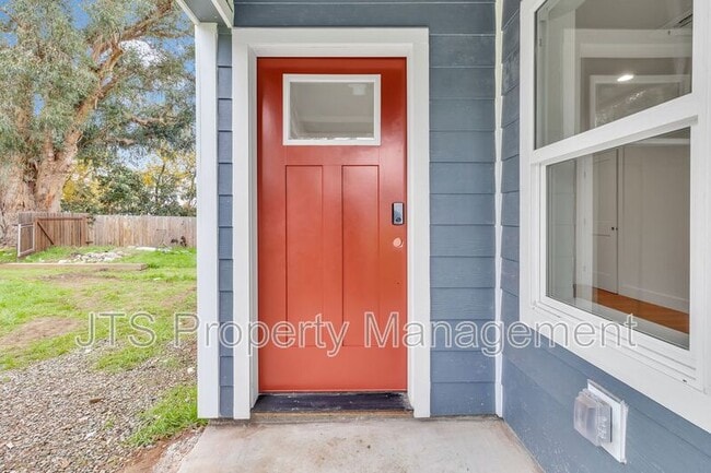 Photo - 4712 65th St