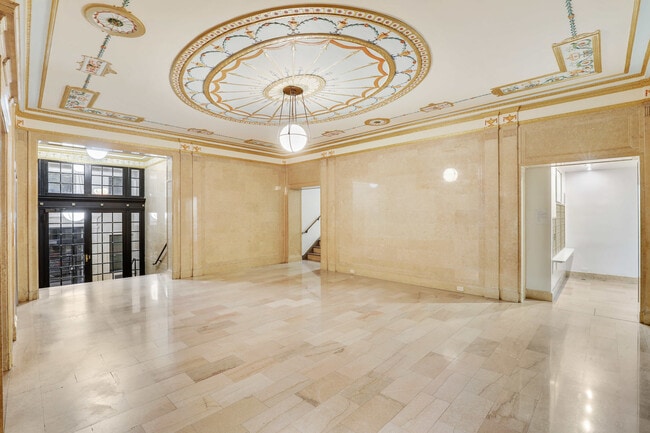 Photo - Gracie Court