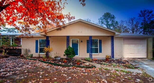 Building Photo - 513 Nan Cir Rental