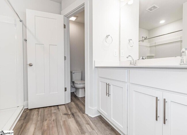 Photo - 152 Creekhill St