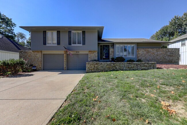 Building Photo - {9534} Updated Nall Hills Home + Two Car Garage + Finished Basement + 3 Full Baths!