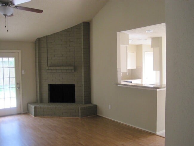 Photo - 6822 Harpers Dr