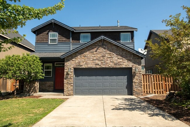 Building Photo - Light and Bright Beautiful 3 bedroom Home!