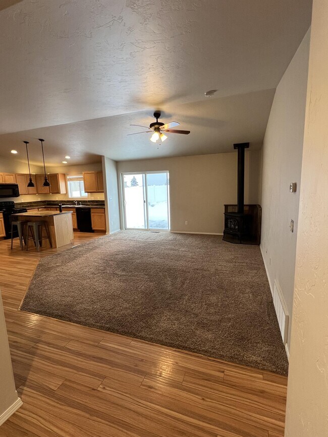 Photo - 379 Bismark St