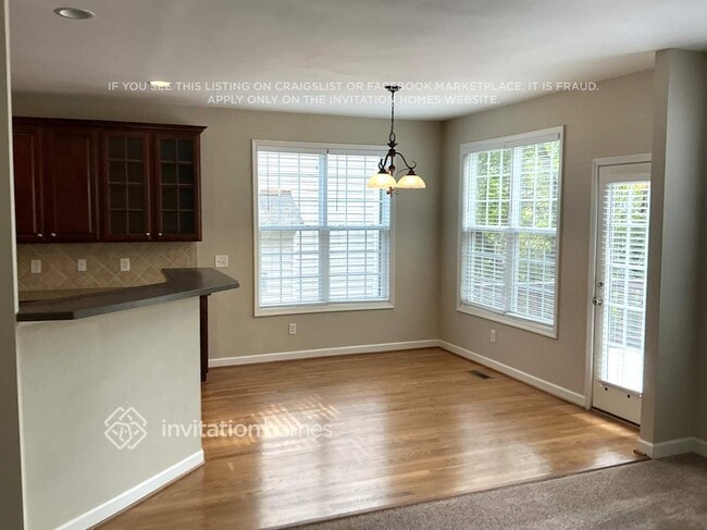 Photo - 1525 Lindenberg Square