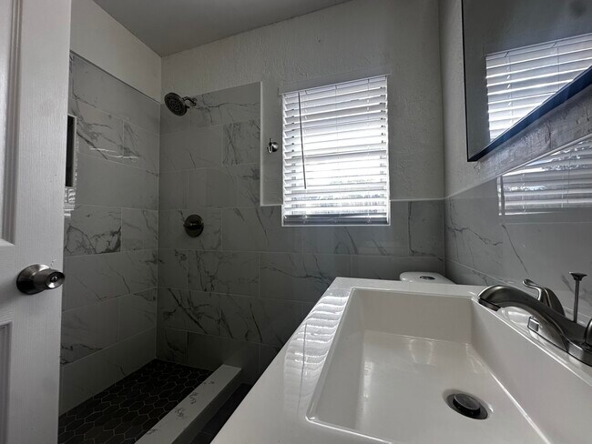 Photo - 3874 7th Ave N