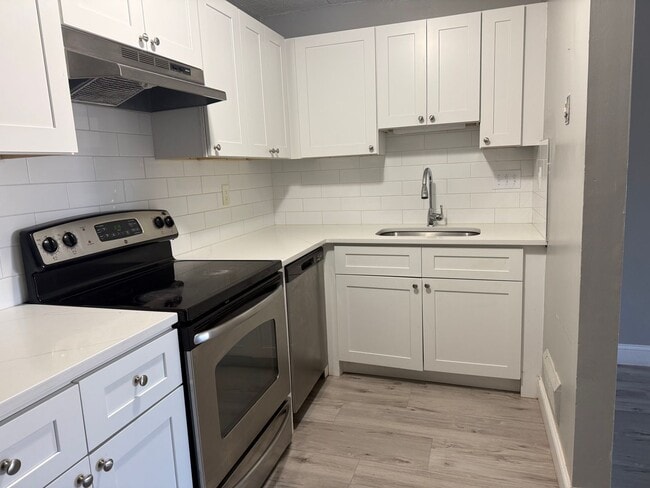 Building Photo - Oversized 2BR Apartment Unit 260-42