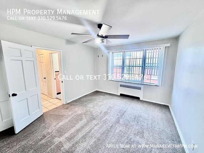 Photo - 15725 Van Aken Blvd Unit M-108
