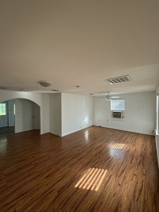 Photo - 318 Pleasanton Rd