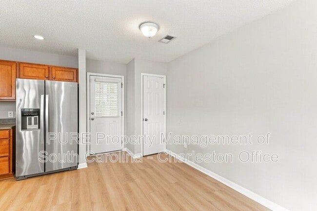Photo - 630 Silver Moss Dr