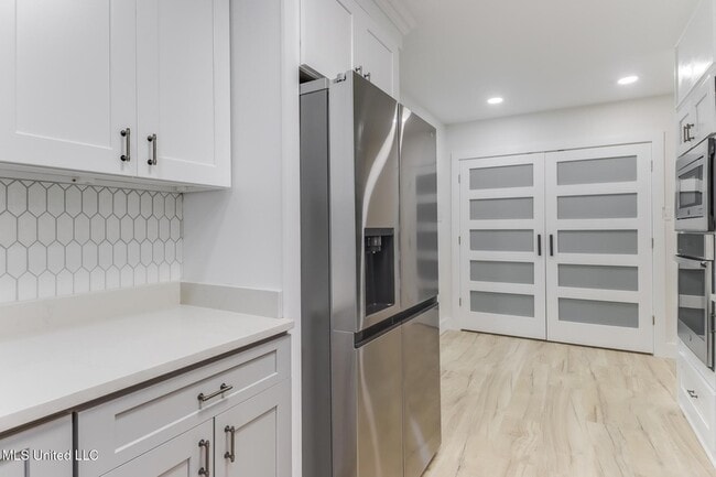 Photo - 175 St Charles Ave