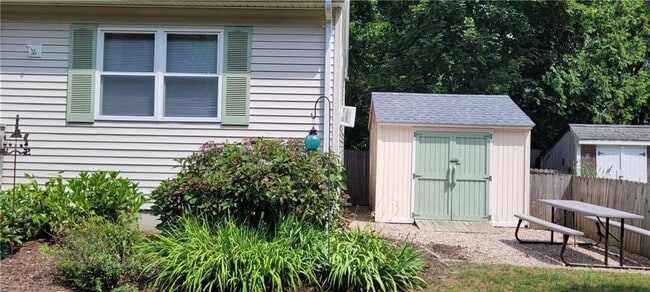 Photo - 559 Middlebridge Rd