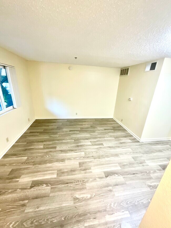 Living Room Not Remodeled