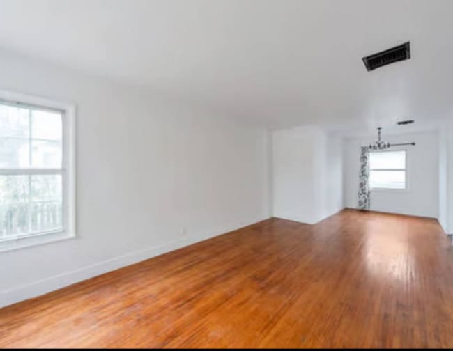 6157 Clybourn Ave Unit 6157