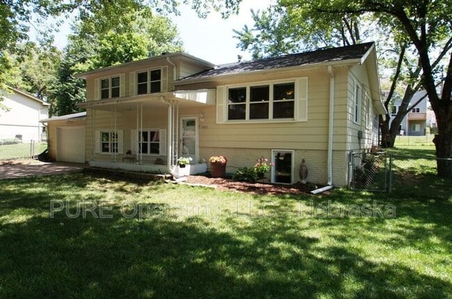 Building Photo - 5851 S 51st St Rental
