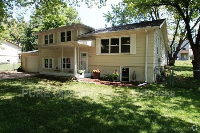 Building Photo - 5851 S 51st St Rental