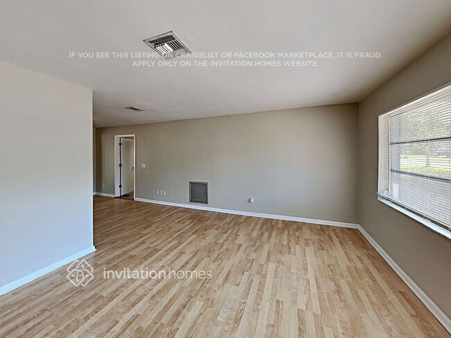 Photo - 1827 Barbara Ln