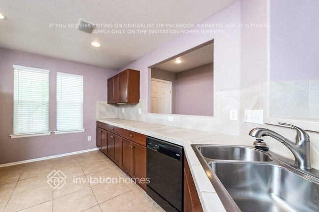 Photo - 893 Lehigh Cir