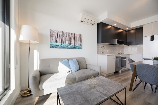 Building Photo - 1000 Av. des Canadiens-de-Montréal