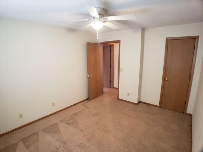 Photo - 2 Bedroom 1 Bath in Owatonna Unit LO3rd-302