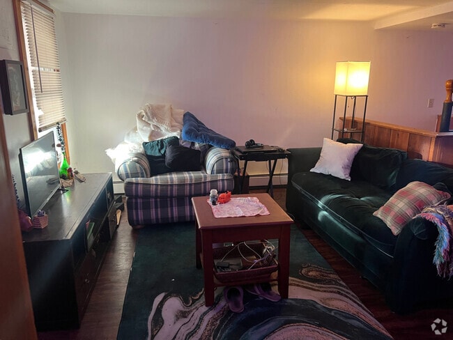 Building Photo - 85 Delafield St Rental