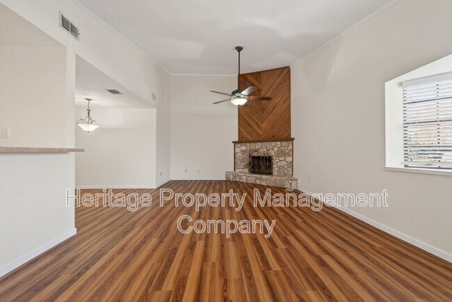 Photo - 609 Oak Park Dr