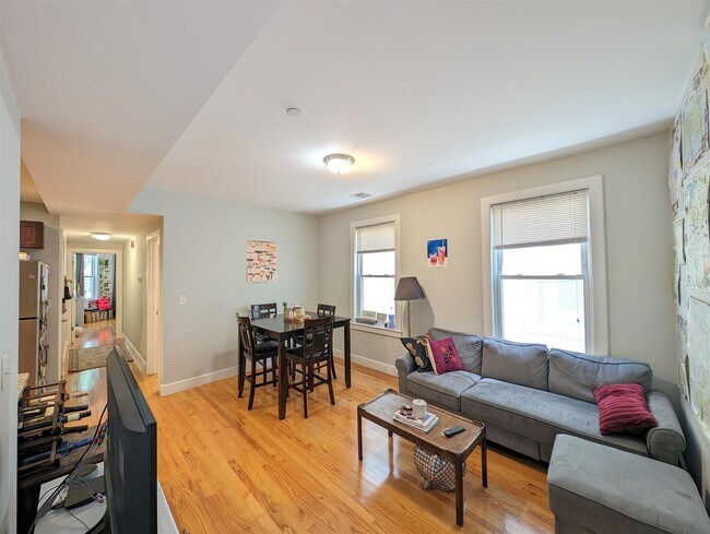 Photo - 306 Western Ave Unidad 2