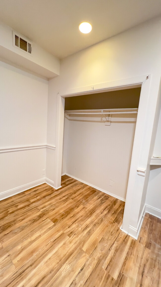 Building Photo - 2341 18th St NW Unit 2 Rental