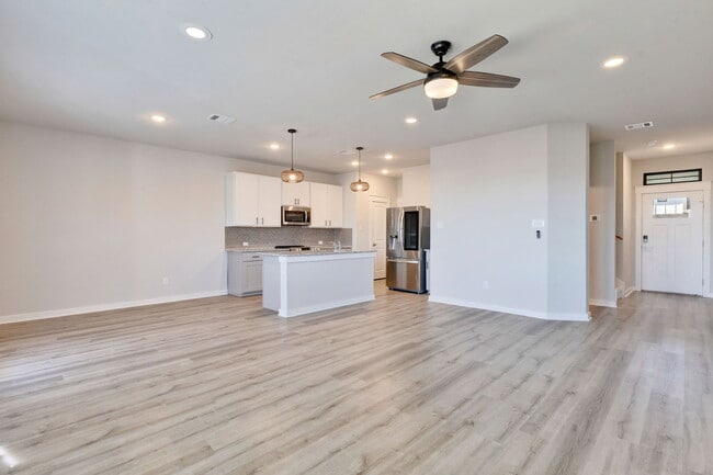 Photo - 253 Fieldwood Dr Unit C