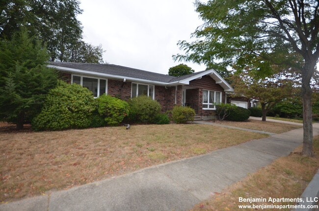 Photo - 20 Mossdale Rd Condo Unit 1