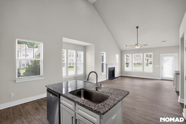 Photo - 201 Sprucewood Ct