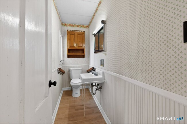 Photo - 164 W Main St