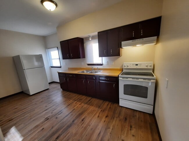 Building Photo - 7318 Buffalo Ave Unit 2