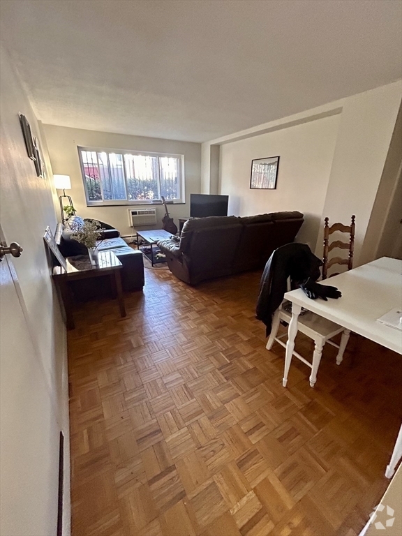 Building Photo - 287 Harvard St Unit 19 Rental