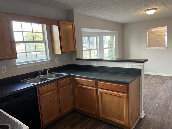 Photo - 6336 Wellington Walk Way