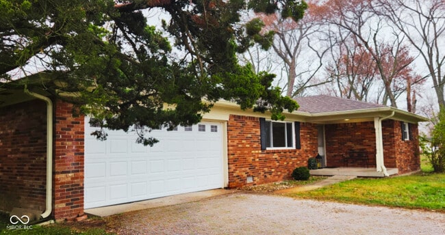 Photo - 9502 E 600 S