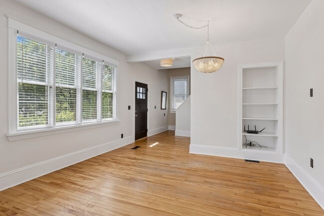 Photo - 4432 Upton Ave S