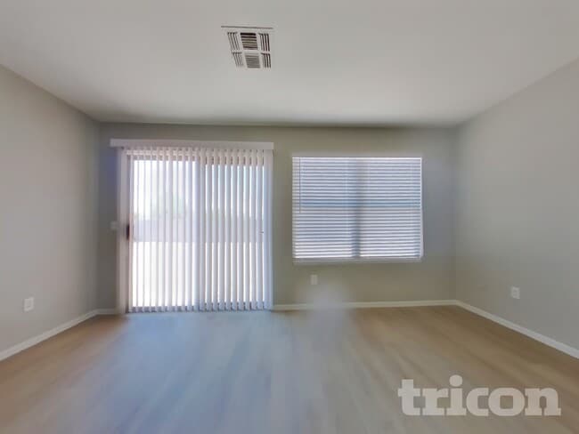 Photo - 106 S Valle Verde