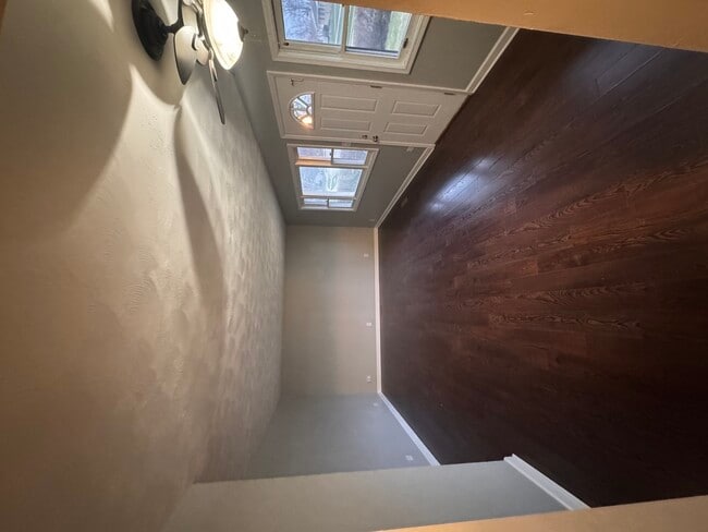 Photo - 202 E Streamwood Blvd