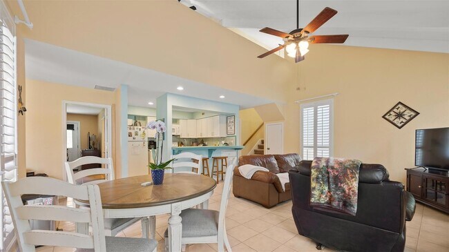 4 Townhouse Cir