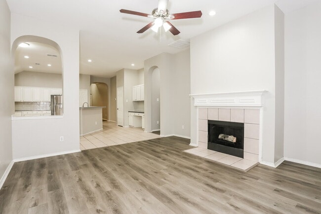 Photo - 4617 Seneca Dr